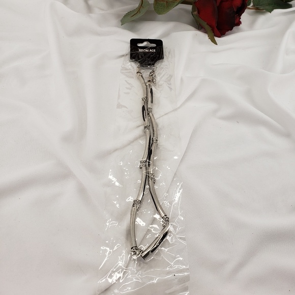 Silver color Unisex Necklace - Picture 3 of 4